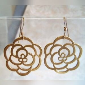 Vintage Wire Flower Rose Swirl 14kt Gold Filled Fish Hook Earrings